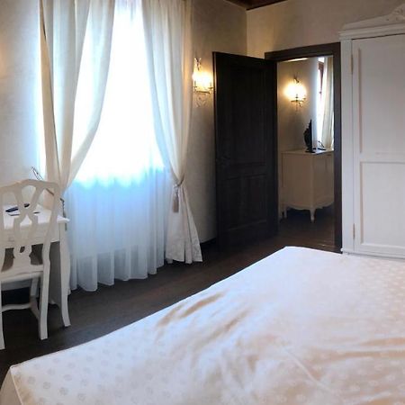 Relais Mondotella Pozzolengo Exteriör bild