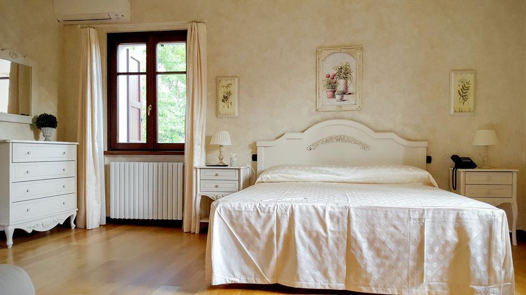 Relais Mondotella Pozzolengo Exteriör bild