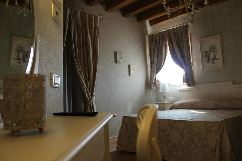 Relais Mondotella Pozzolengo Exteriör bild