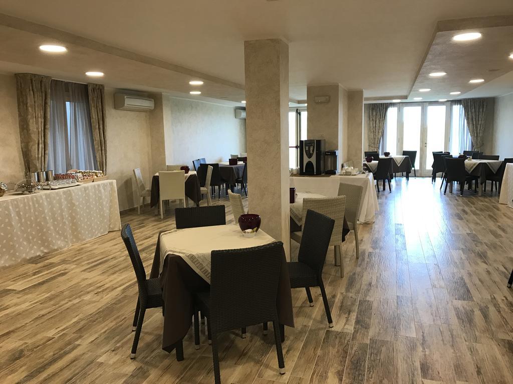 Relais Mondotella Pozzolengo Exteriör bild