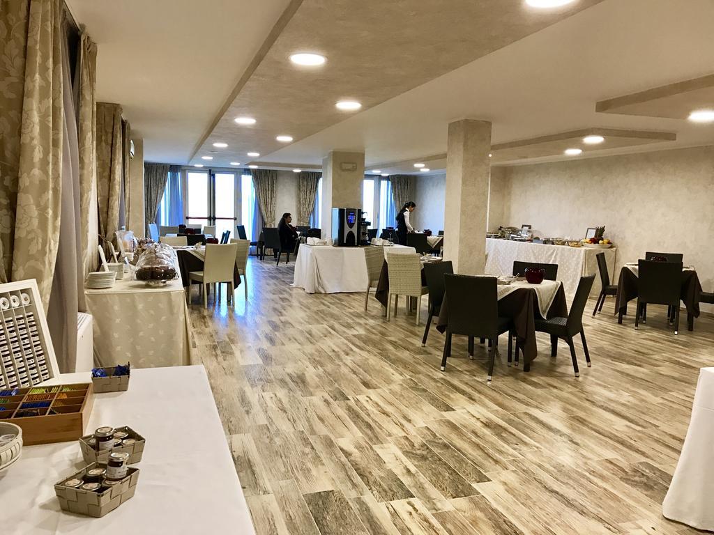 Relais Mondotella Pozzolengo Exteriör bild